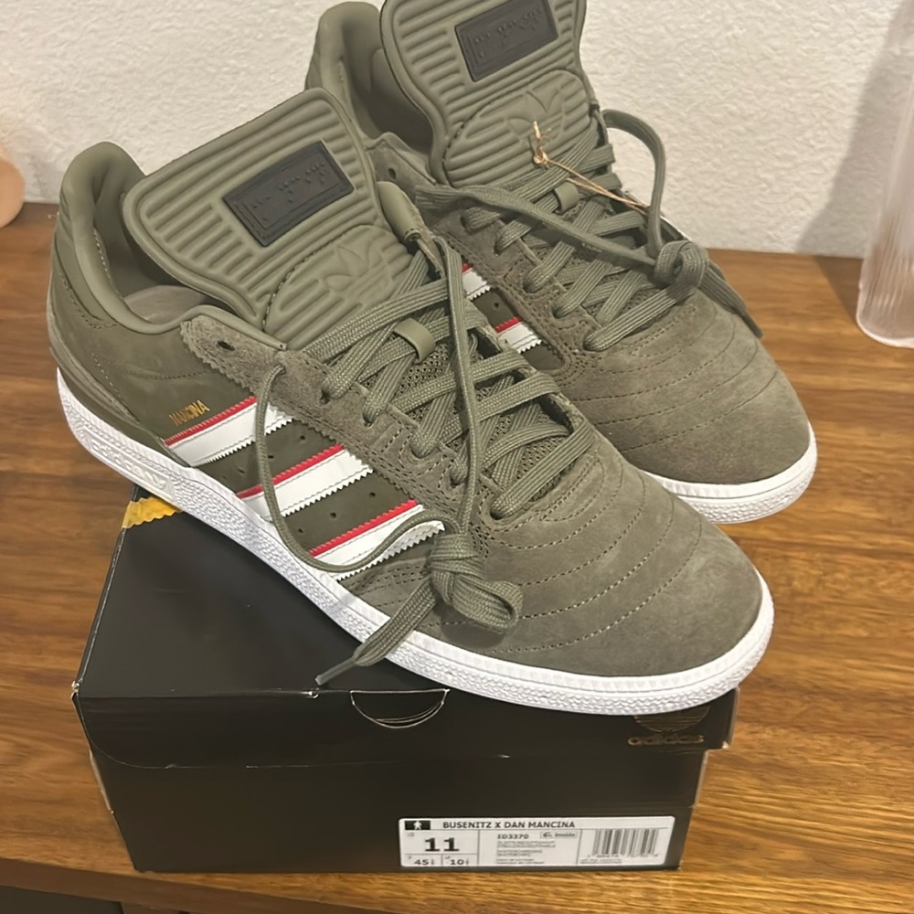 Adidas Sneakers
